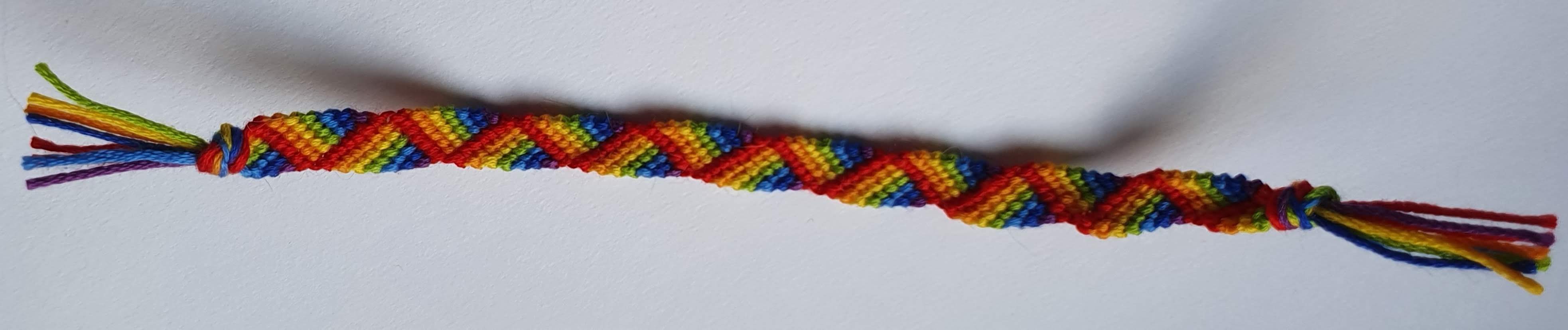 Bracelet with rainbow zigzags, looking like a folded ribbon