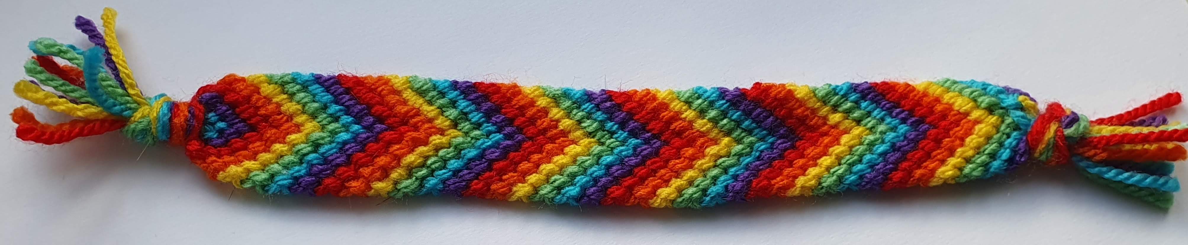 Bracelet with rainbow chevrons (6 colours)